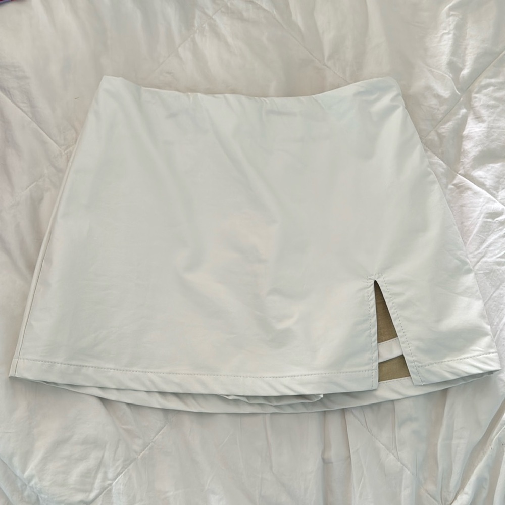 NWT- White Skirt